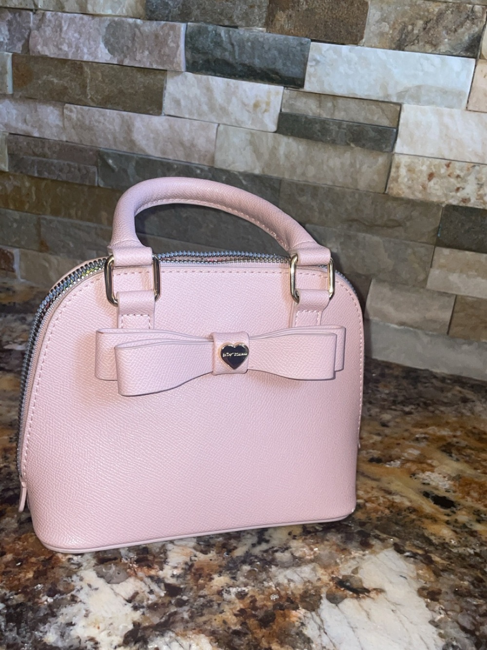 BETSEY JOHNSON light pink small bow purse - Picture 5 of 6